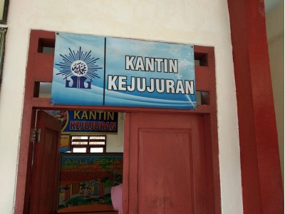 kantin kejujuran