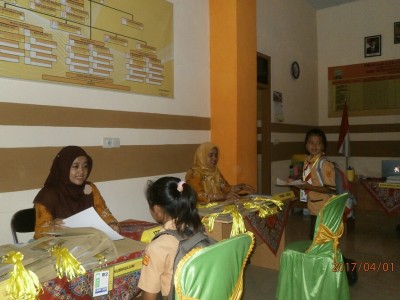 pengambilan-formulir-daftar-ulang-bakal-calon-siswa-baru-inden