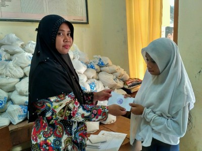 pembagian-zakat-smpm-5-slg