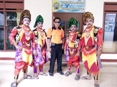 kepala-smpm-5-foto-bersama-peserta-jaranan-modern