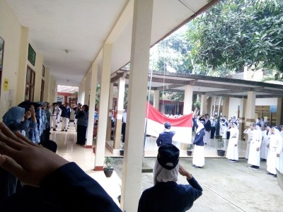 Penghormatan kepada bendera merah putih