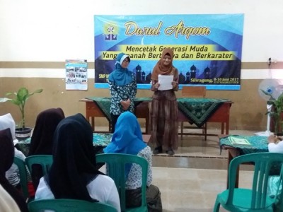 latihan-pidato-putri-selama-darul-arqam-1438-h