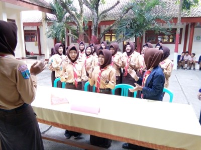 penampilan-yel-yel-kelas-9-2