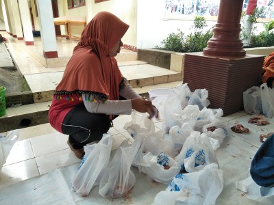 daging-kurban-siap-untuk-dibagikan